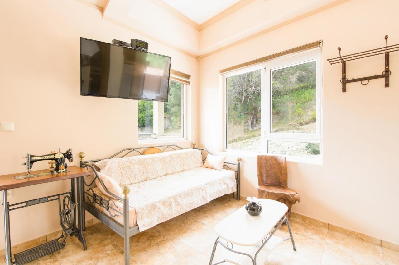 Kadith Studio - Agios Gordios อากิออส กอร์ดิออส ภายนอก รูปภาพ